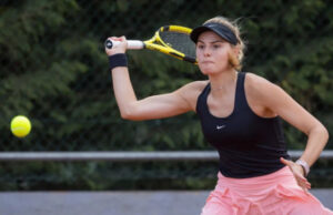 Поразка Катерини Завацької на турнірі WTA 125 у Валенсії