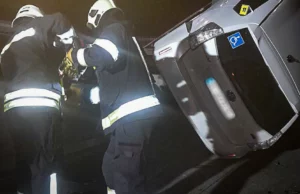 Аварія на Північному мосту: водія врятували спасателі.