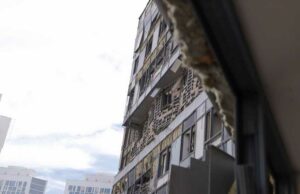 Київ після обстрілу: рятувальники та комунальники на передовій