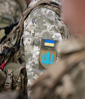 Подоляк: В Україні можуть перебувати сотні або тисячі російських строковиків у полоні