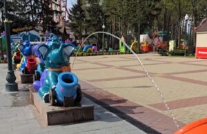 У Центральному парку Харкова з’явився новий дитячий фонтан «Слонята»
