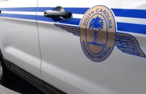 Два человека погибли в результате аварии с автомобилем в Южной Каролине, сообщают полиция