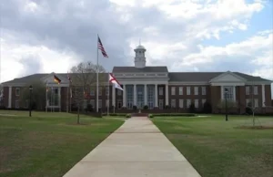 Торговый университет Троя запускает программу по искусственному интеллекту для бизнеса в сельской местности Алабамы