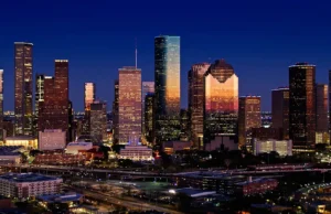 Предположительно пьяный водитель обвиняет неудачный наряд за аварию, в результате которой погиб мужчина на первом свидании: отчет