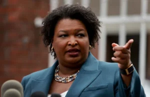 Избирательная группа Новой Грузии Стейси Эйбрамс прекращает свою деятельность