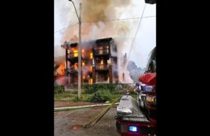 Трехэтажная квартира на востоке Канзас-Сити уничтожена в результате утреннего пожара в пятницу