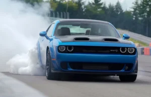 Как угнанный Dodge Hellcat Redeye закрыл подпольную мастерскую в Алабаме
